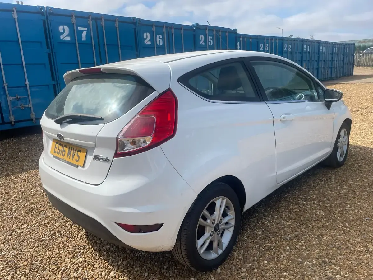 Used Ford Fiesta Zetec 2016 White Hatchback