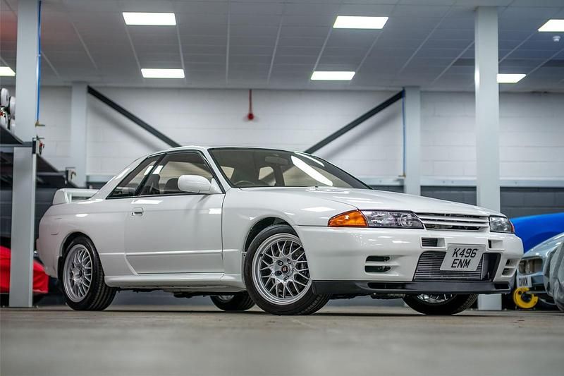 Used Nissan Skyline 2025 White Coupe