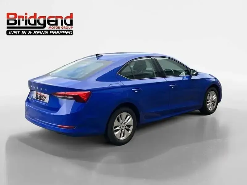 Used Skoda Octavia SE Technology 110 HP (80 kW) 2022 Blue Hatchback