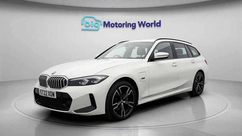 Used BMW 330e M Sport 288 HP (211 kW) 2022 White Estate