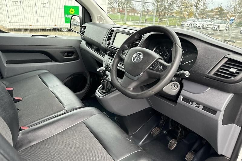 Used Vauxhall Vivaro Sportive 100 HP (73 kW) 2020 White MPV