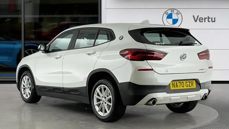 Begagnad BMW X2 Sport Line 189 HK (139 kW) 2020 Vit SUV