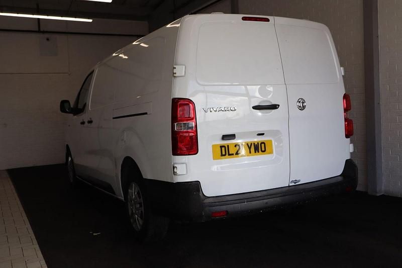 Used Vauxhall Vivaro 100 HP (73 kW) 2021 White MPV