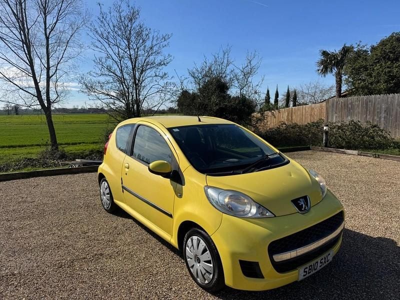 Used Peugeot 107 68 HP (50 kW) 2010 Yellow Hatchback