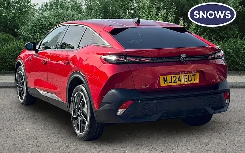 Usado Peugeot 408 GTi 131 CV (96 kW) 2024 Rojo SUV