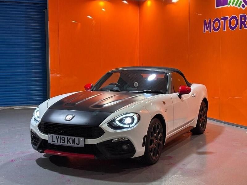 Used Abarth 124 Spider 170 HP (125 kW) 2019 White Cabriolet