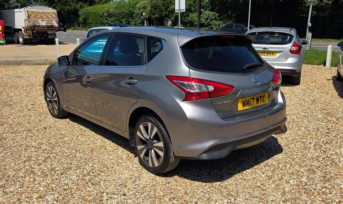 Used Nissan Pulsar Tekna 115 HP (84 kW) 2017 Grey Hatchback