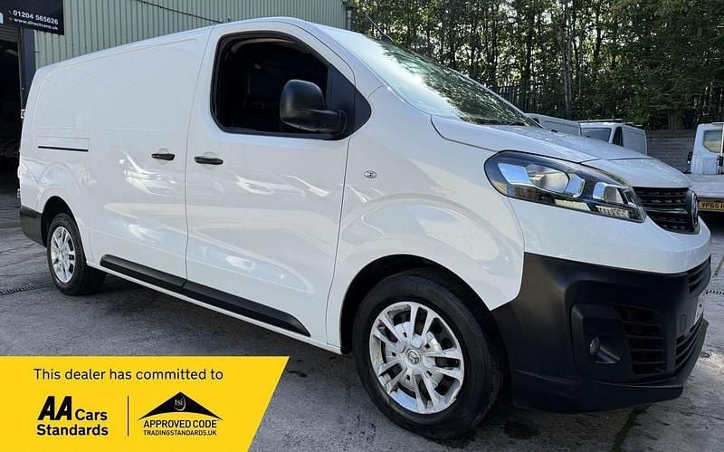 White Used 2019 Vauxhall Vivaro Van | £8,845 (Fair price) - Image 1/2