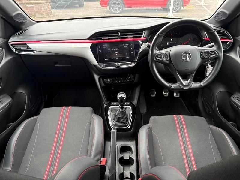 Used Vauxhall Corsa SRi 100 HP (73 kW) 2020 White Hatchback