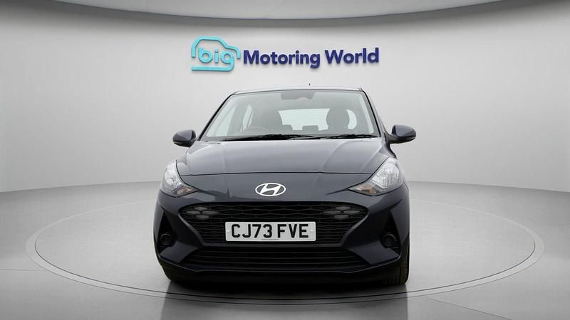 Used Hyundai i10 Advanced 65 HP (47 kW) 2023 Grey Hatchback