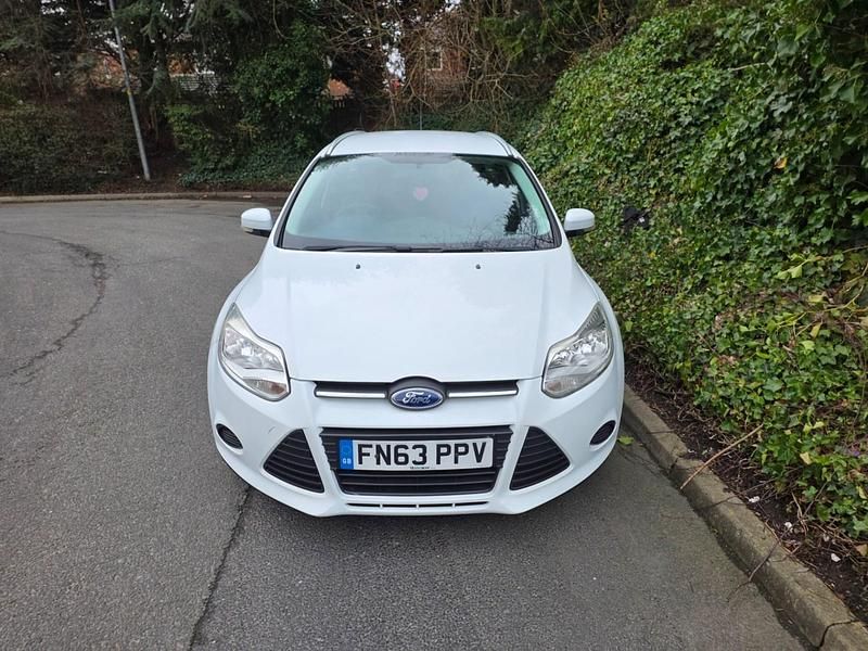 Used Ford Focus 115 HP (84 kW) 2014 White Estate