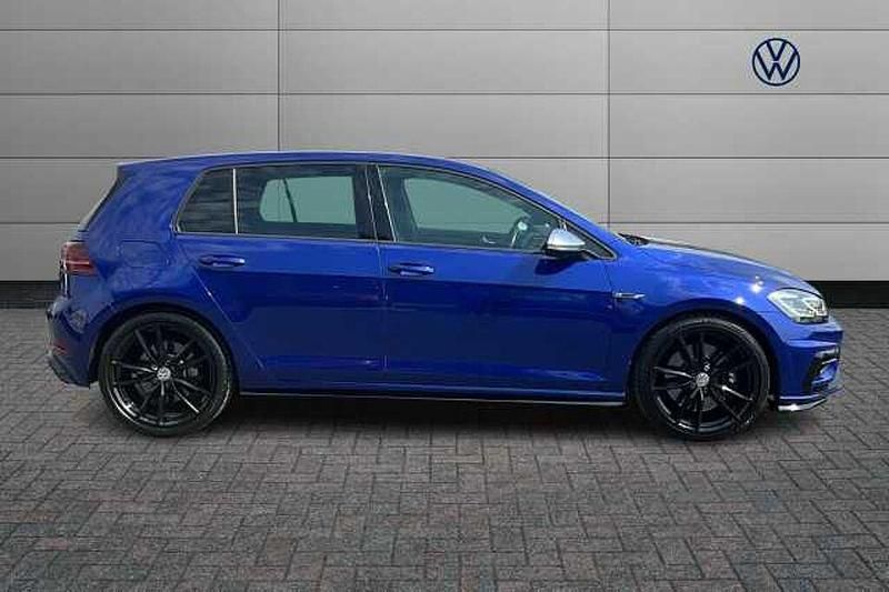 Begagnad VW Golf VII R 300 HK (220 kW) 2019 Blå Halvkombi