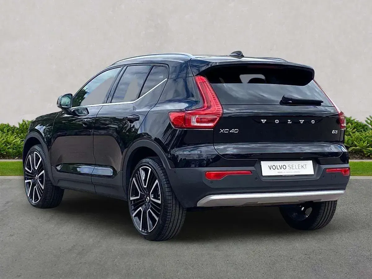 Used Volvo XC40 Ultra 163 HP (119 kW) 2025 Black SUV