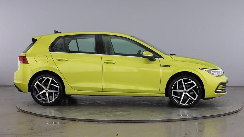 Used VW Golf VIII Style 150 HP (110 kW) 2022 Yellow Hatchback