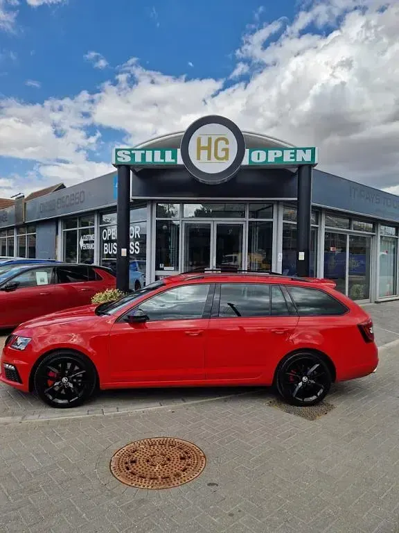 Used Skoda Octavia vRS 190 HP (139 kW) 2018 Red Estate