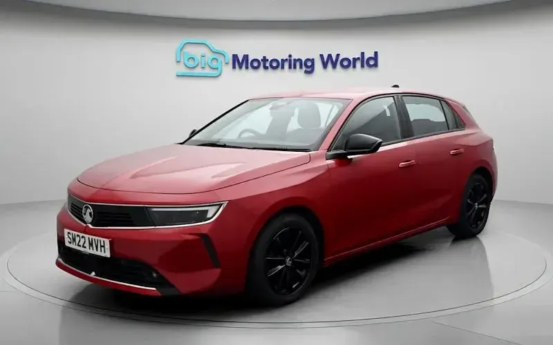 Used Vauxhall Astra Design Edition 131 HP (96 kW) 2025 Hatchback