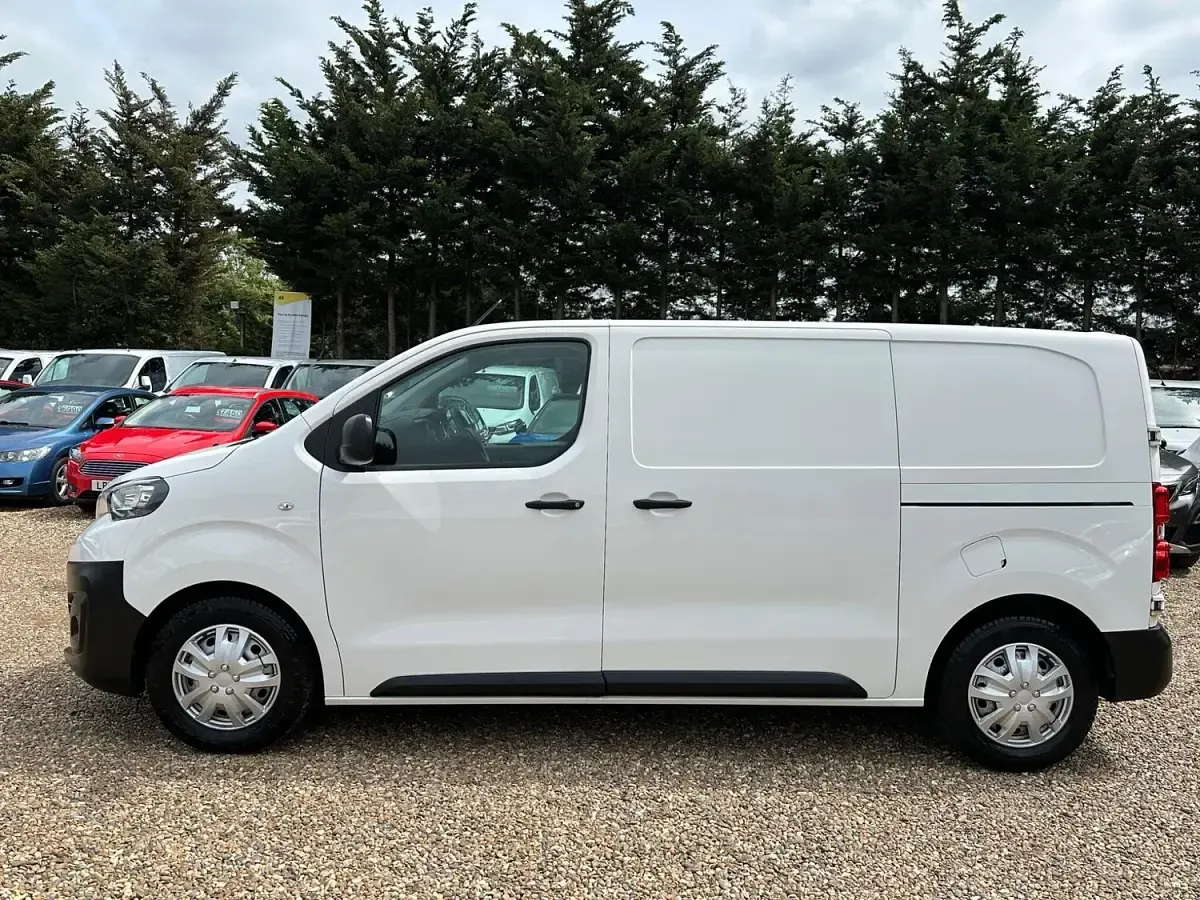 Used Peugeot Expert S 2021 White Van