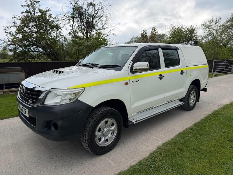 Usado Toyota HiLux Active 144 CV (105 kW) 2014 Blanco Pickup/Camioneta