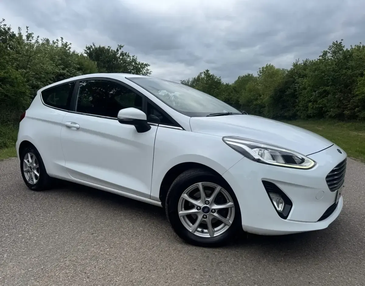 Used Ford Fiesta Zetec 2018 White Hatchback