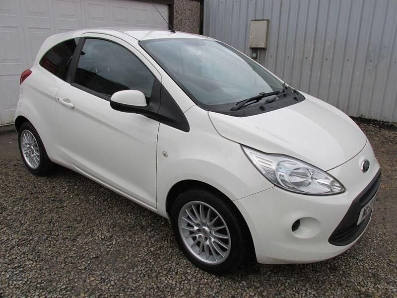 Used Ford Ka 69 HP (50 kW) 2012 White Hatchback