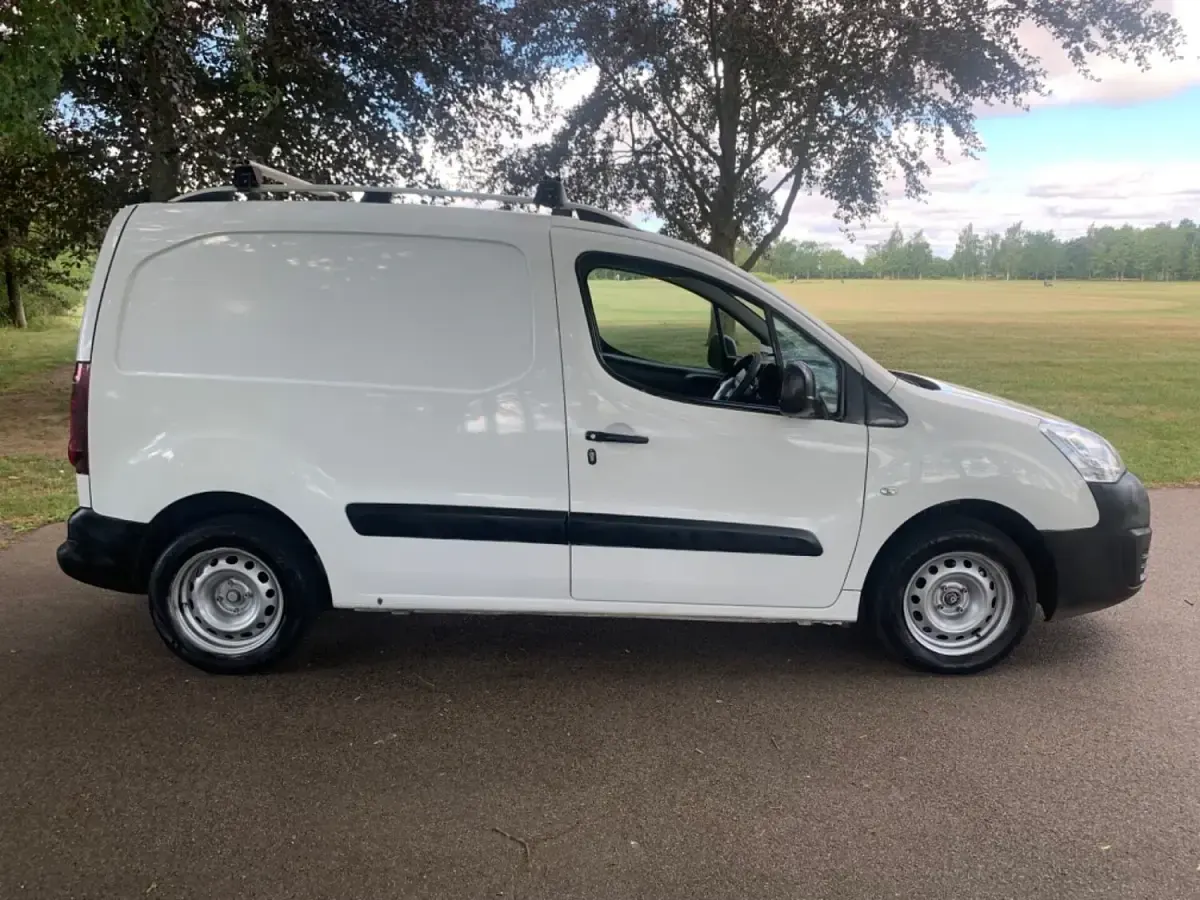 Used Peugeot Partner 2017 White