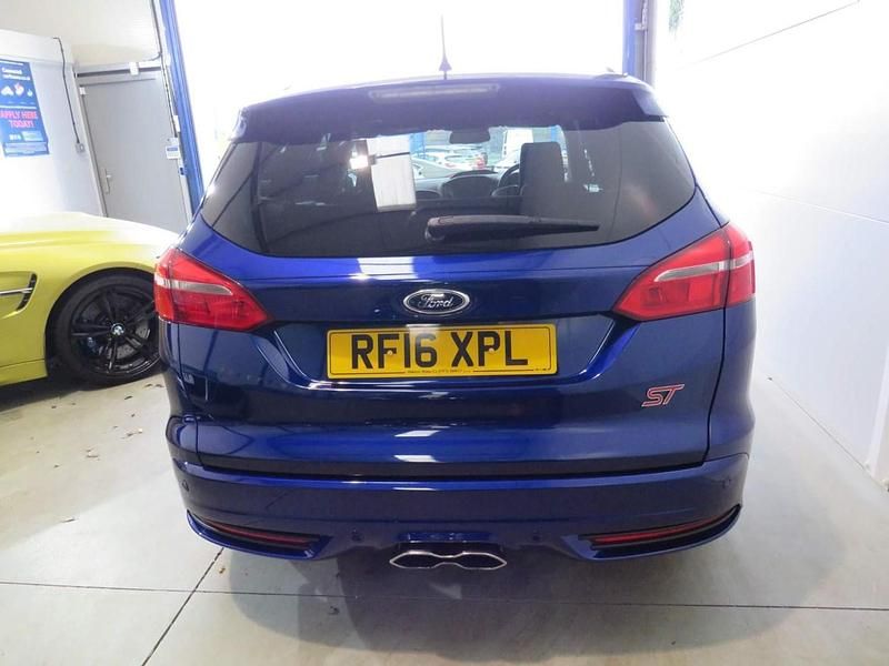 Used Ford Focus ST 185 HP (136 kW) 2016 Blue Estate