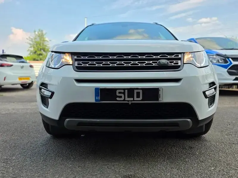 Used Land Rover Discovery Sport SE 150 HP (110 kW) 2015 White SUV
