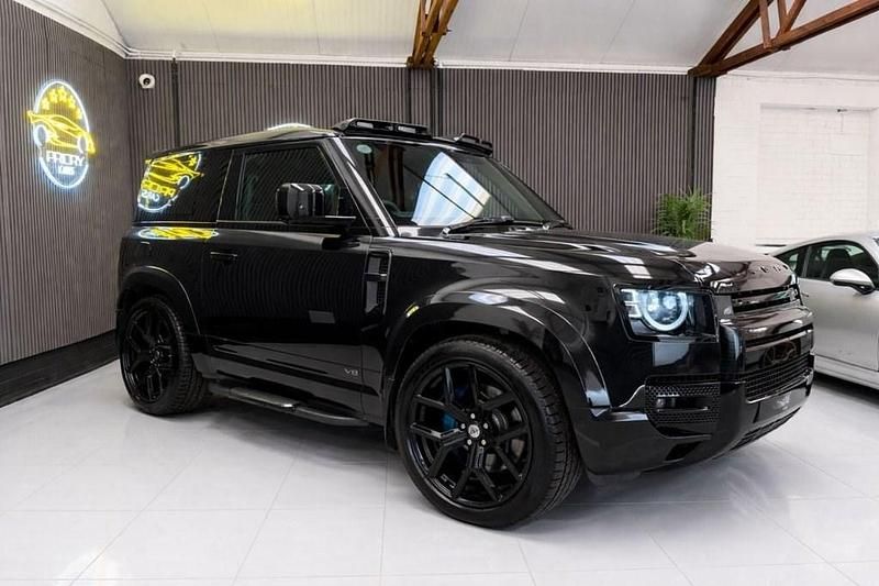 Używany Land Rover Defender S 525 KM (386 kW) 2022 Czarny Kombi