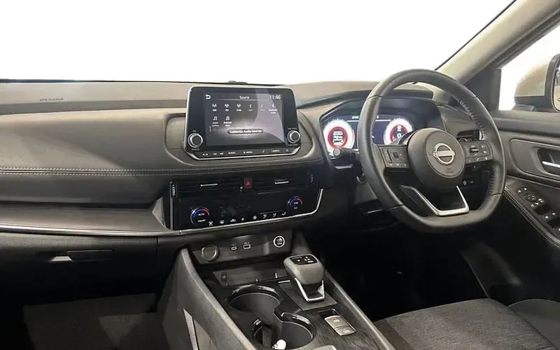 Used Nissan X-Trail Acenta Premium 163 HP (119 kW) 2025 Silver SUV