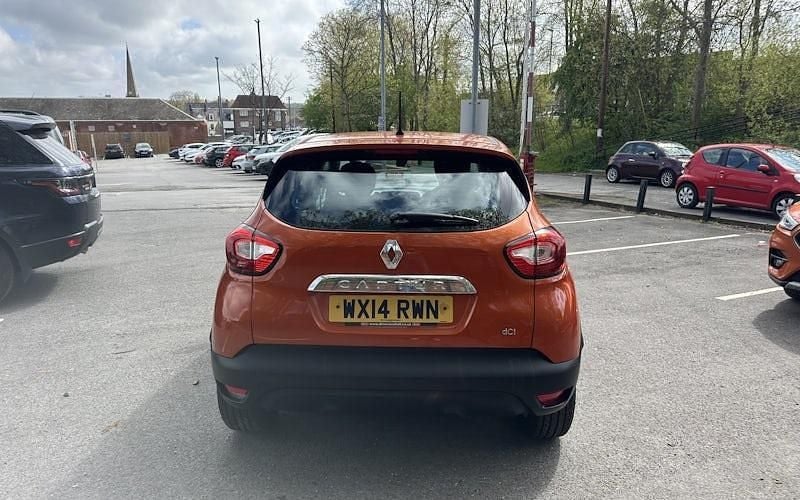 Used Renault Captur Dynamique 90 HP (66 kW) 2014 Orange SUV