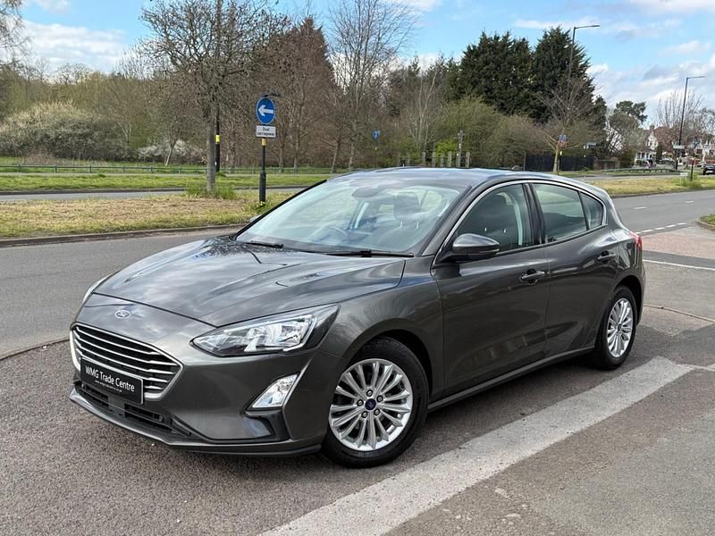 Used Ford Focus Titanium 125 HP (91 kW) 2019 Grey Hatchback