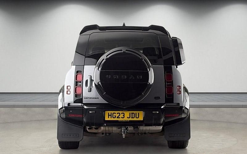 Used Land Rover Defender HSE Dynamic 300 HP (220 kW) 2023 Eiger grey SUV