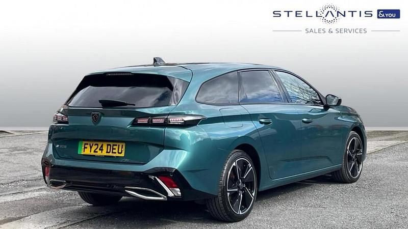 Used Peugeot 308 Allure 113 kW (154 HP) 2024 Blue Estate