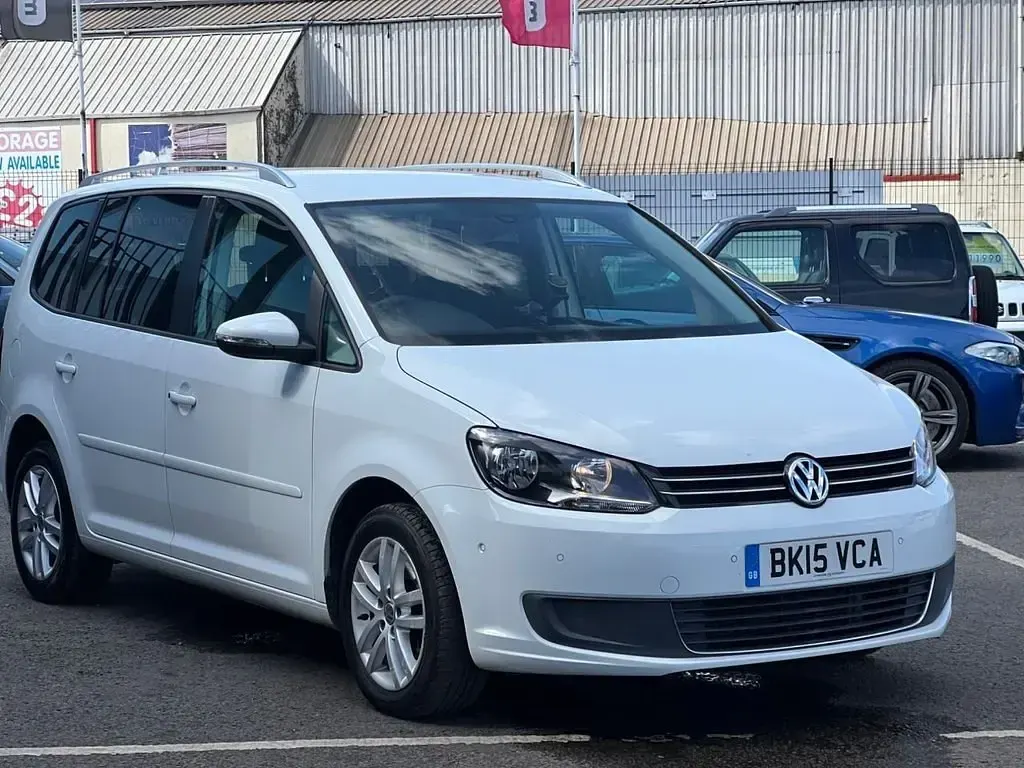 Begagnad VW Touran SE 2015 Vit Minibuss