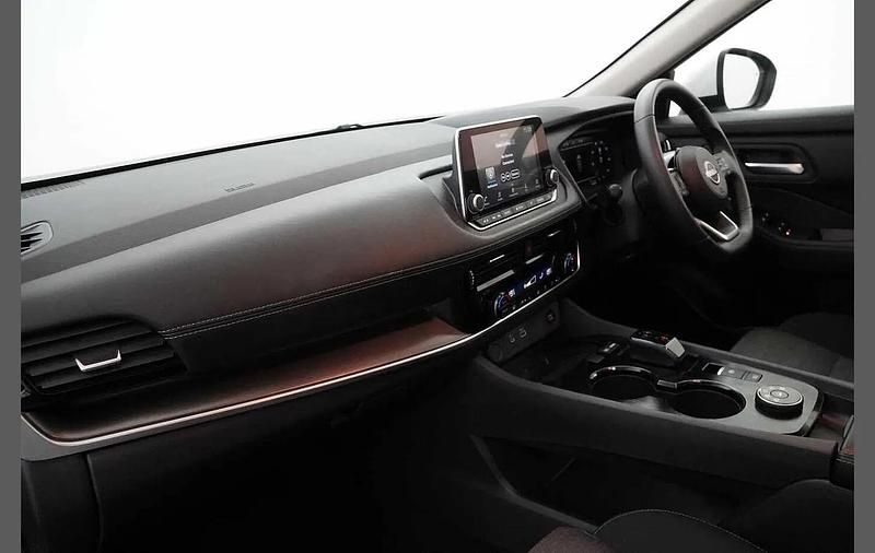 Used Nissan X-Trail Acenta Premium 213 HP (156 kW) 2025 Silver SUV