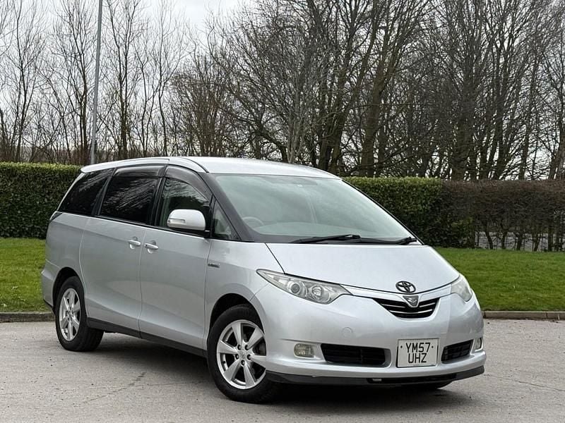 Usado Toyota Estima 2023 Plateado