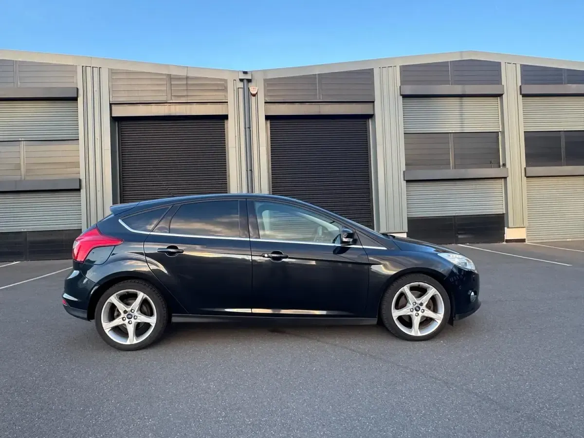 Used Ford Focus Titanium X 163 HP (119 kW) 2012 Black Hatchback