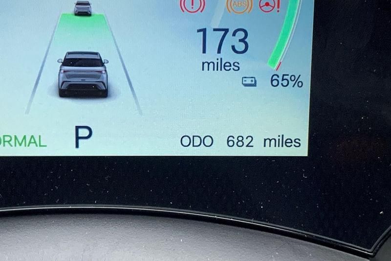 New BYD Dolphin 60 kW (82 HP) 2025 Metallic  skiing white Hatchback