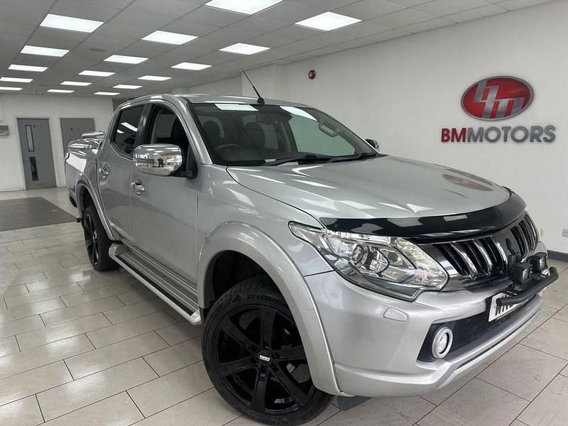 Used Mitsubishi L200 178 HP (130 kW) 2017 Silver Pickup