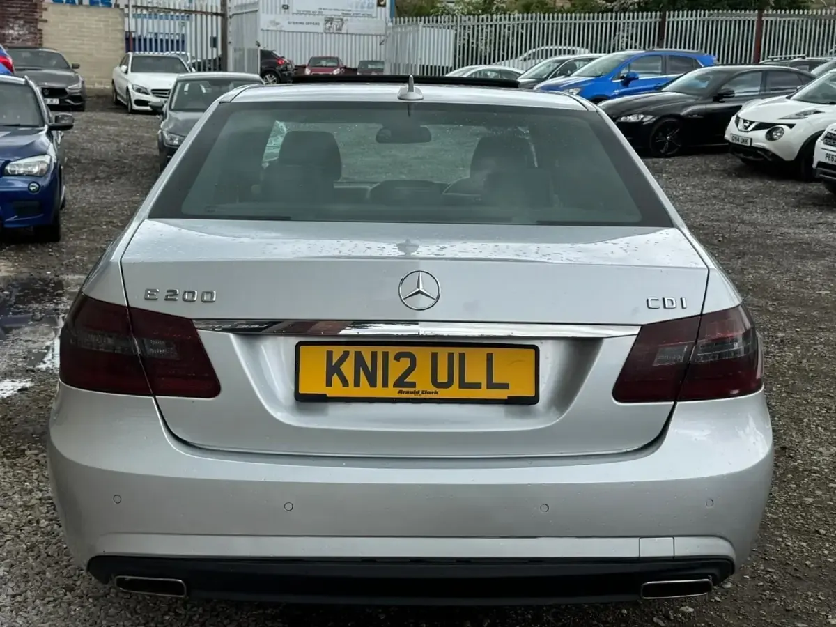 Usado Mercedes E200 2012 Prateado Sedan