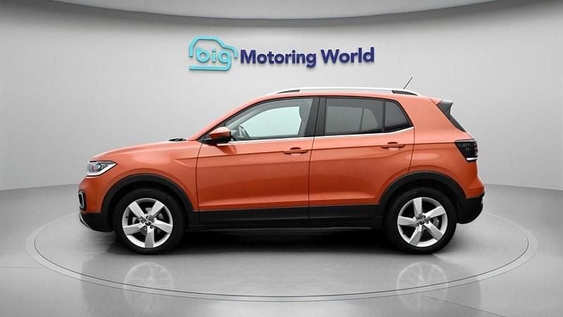 Used VW T-Cross SEL 110 HP (80 kW) 2023 Orange SUV