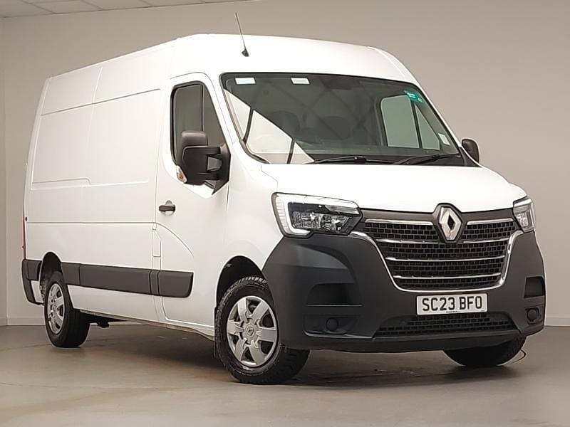 White Used 2023 Renault Master Business Van | £16,998 (Good price) - Image 1/4