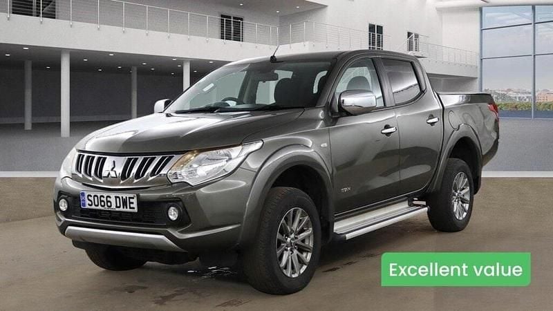 Used Mitsubishi L200 2017 Green Pickup