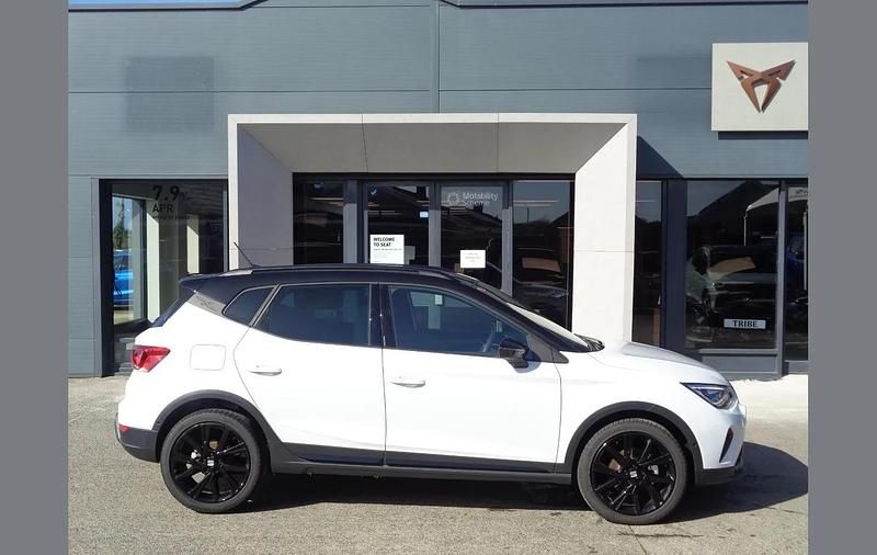 New Seat Arona Black Edition 113 HP (83 kW) 2026 White SUV