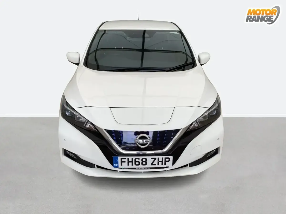 Used Nissan Leaf Acenta 110 kW (150 HP) 2019 White Hatchback