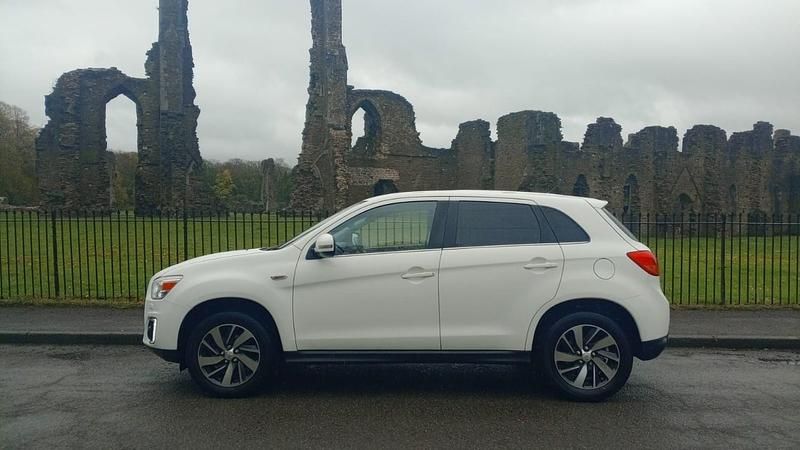 Used Mitsubishi ASX 2015 White SUV