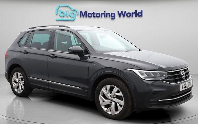 Used 2023 VW Tiguan Life SUV | £16,700 (Good price) - Image 1/4