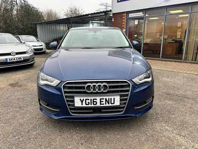 Used Audi A3 Comfort 125 HP (91 kW) 2016 Blue Hatchback