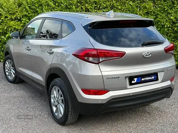 Used Hyundai Tucson SE 141 HP (103 kW) 2016 White SUV