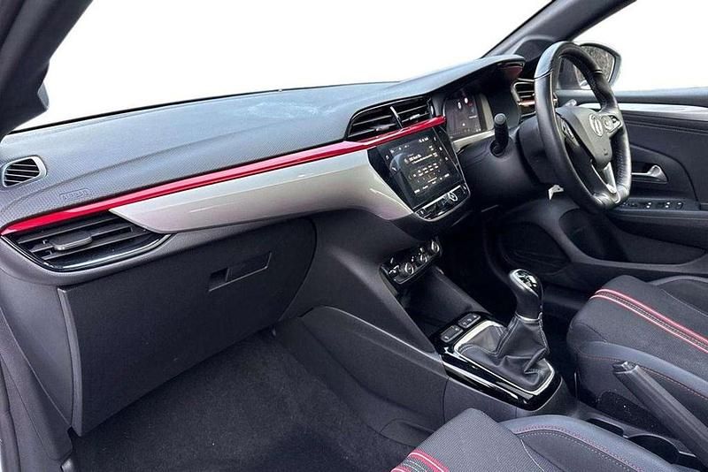 Used Vauxhall Corsa 73 HP (53 kW) 2023 White Hatchback